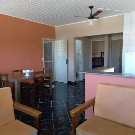 Casa Arejada, Bem Localizada Para Temporada Em Caraguatatuba Exterior photo