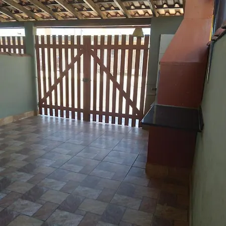 Casa Arejada, Bem Localizada Para Temporada Em Caraguatatuba Exterior photo