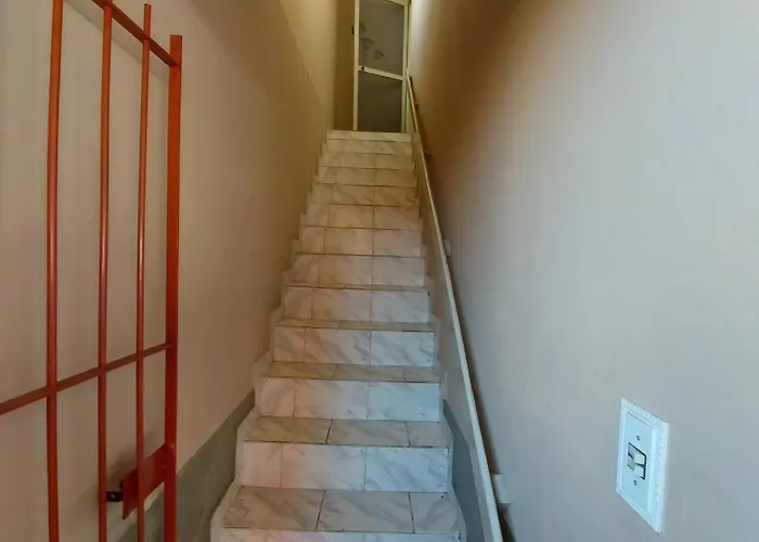 Casa Arejada, Bem Localizada Para Temporada Em Caraguatatuba
