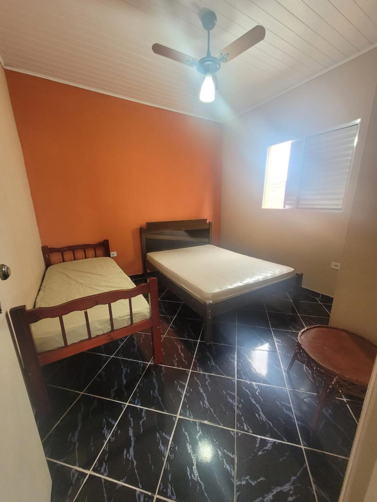 Casa Arejada, Bem Localizada Temporada Em